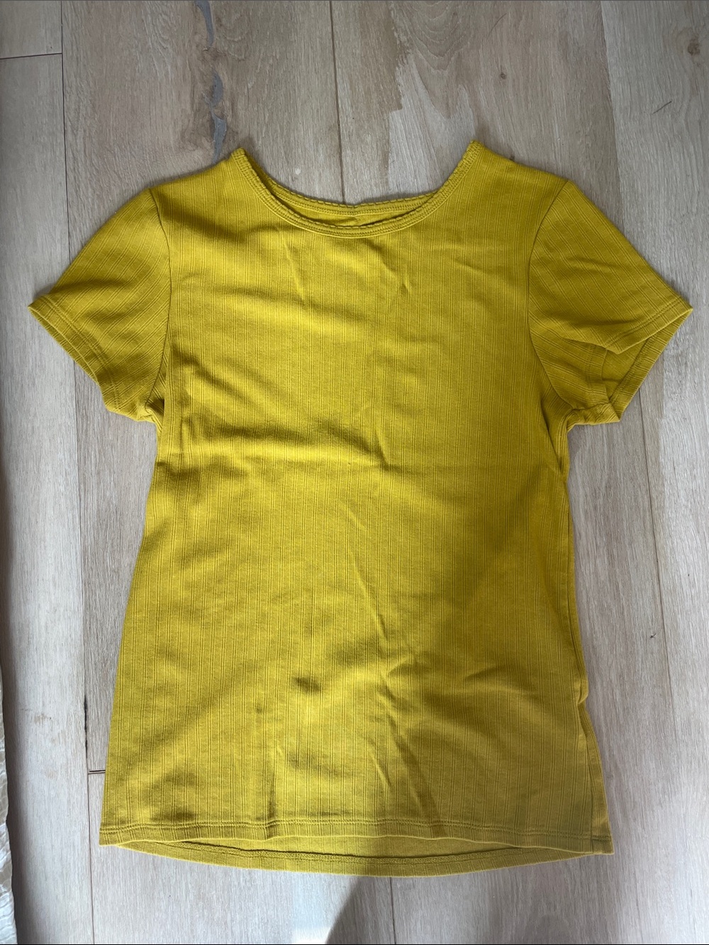 Women’s mustard ribbed tee